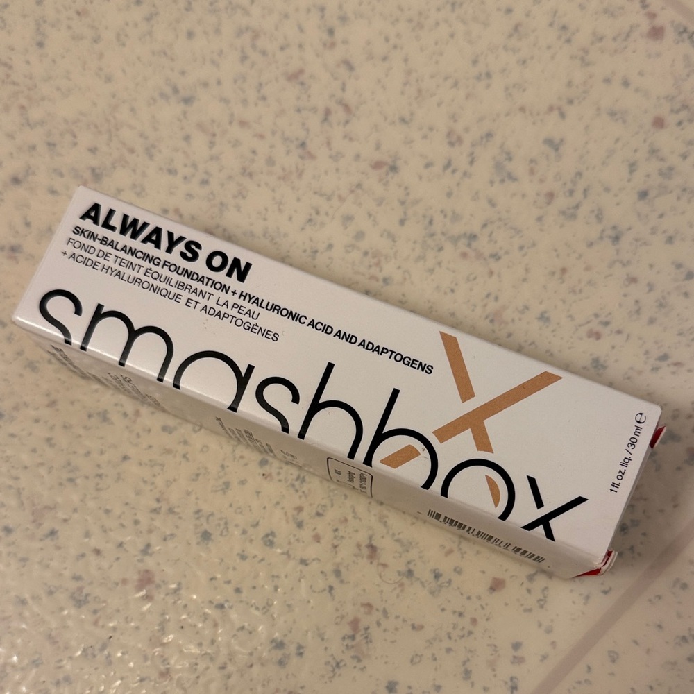 Smashbox Always On Foundation with Hyaluronic Acid
